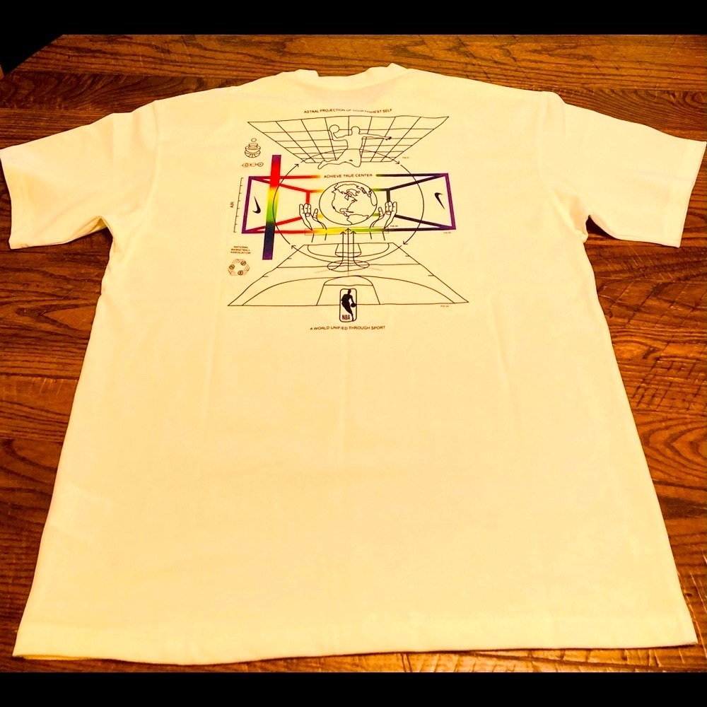 BRAND NEW Nike NBA T-shirt - Team 31 sz Medium